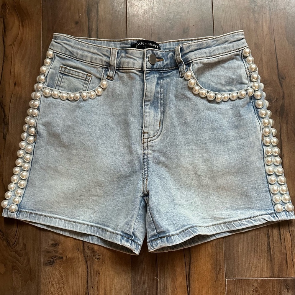 Boston Proper |  Light Blue Pearl-Trimmed Jean Shorts | Size 4 - Picture 3 of 11
